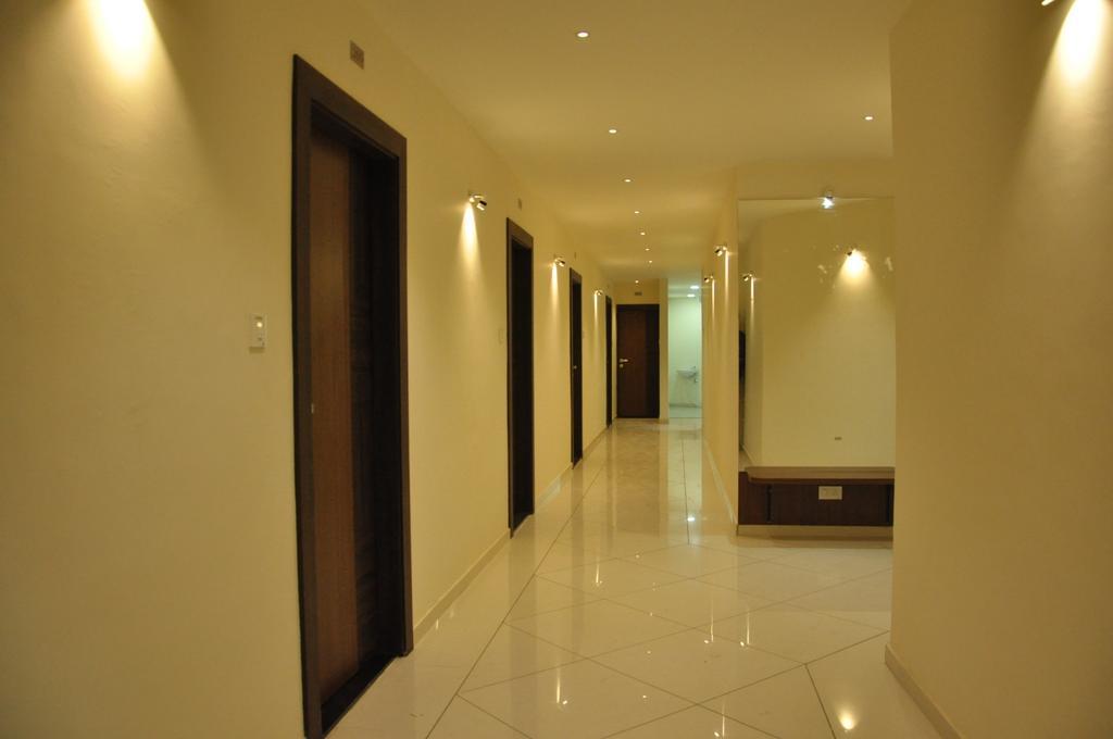 Shivdhara Hotel & Residence Раджкот Экстерьер фото